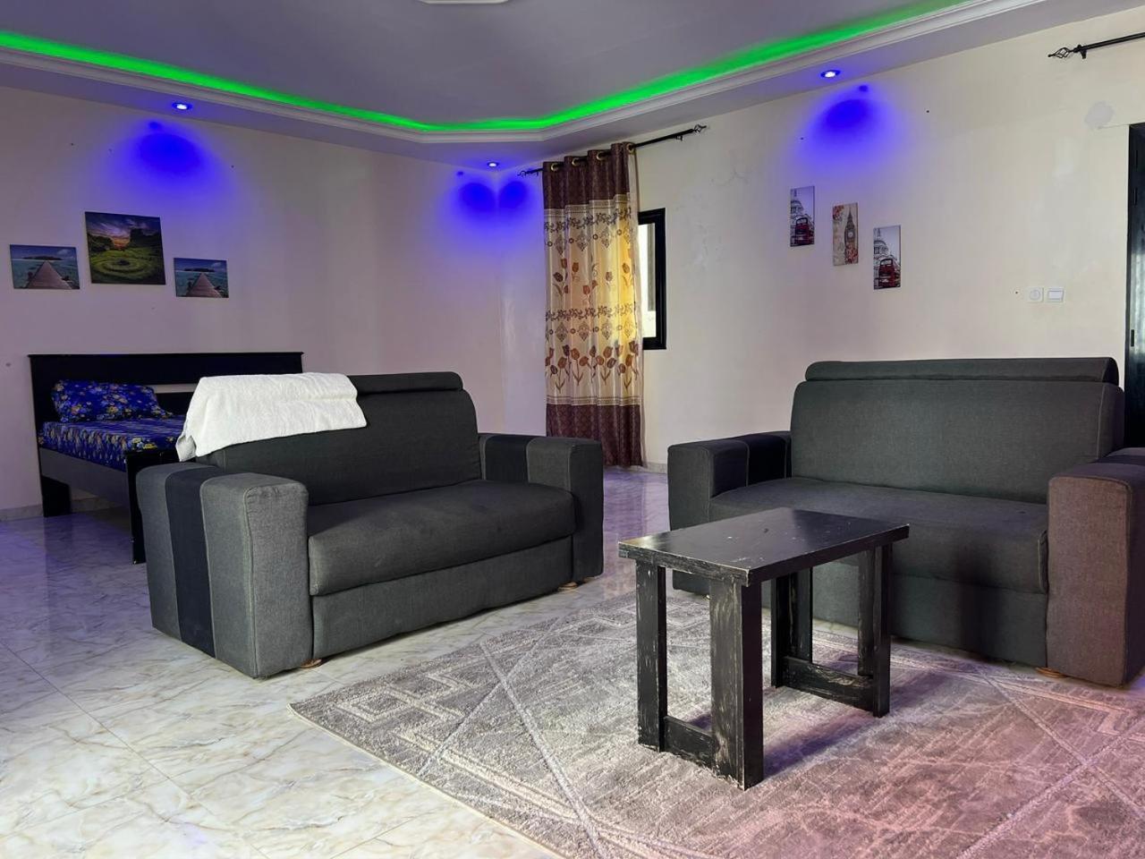 West Side Bed and breakfast